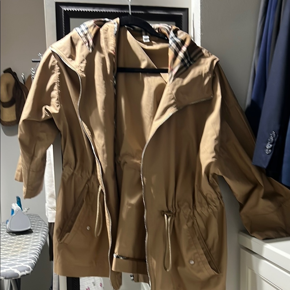 Burberry 100% authentic Tan Hooded Jacket.US size 4, loose fit.New. Never worn.